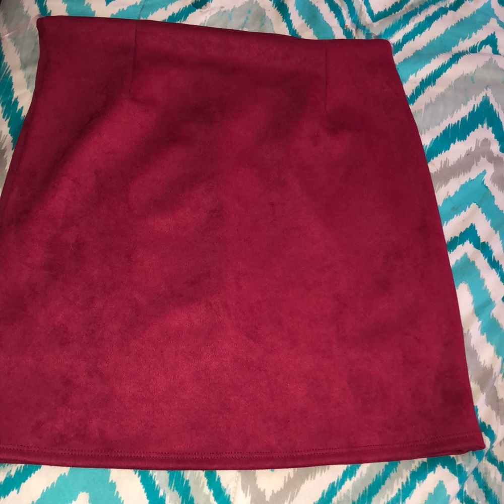 NEVER WORN SMOOTH AND STYLISH FAUX SUEDE SKIRT